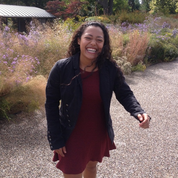 Meet your Posher, Noelle - Picture 1 of 1