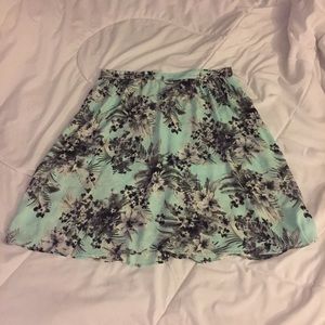 XL mint green, black&white skirt .. Beautiful
