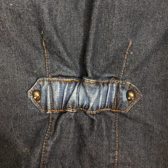 This is a denim vest - Picture 3 of 4