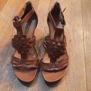 Brown wedge leather sandal