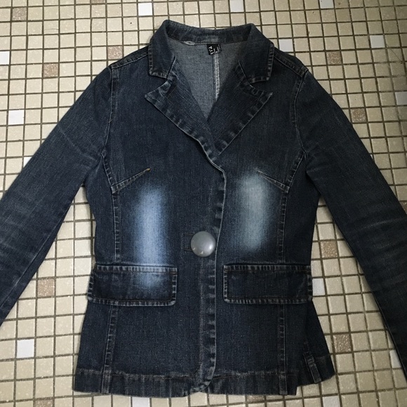 Denim jacket - Picture 1 of 4