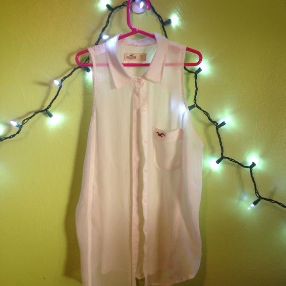 White Hollister Button Down  ❤️