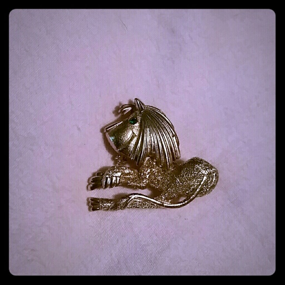 Antique Lion brooch
