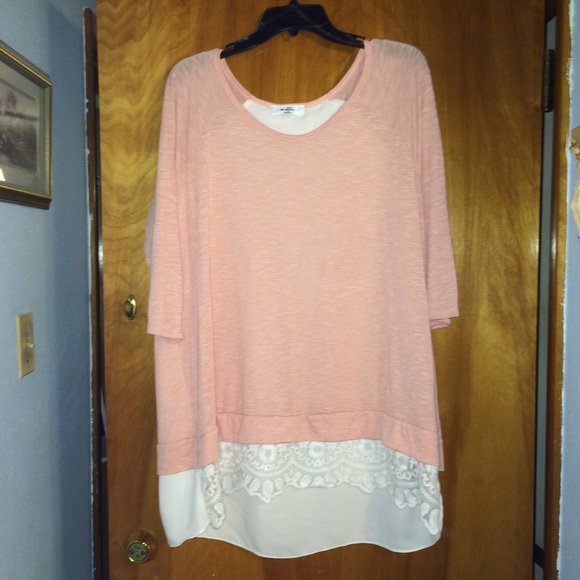 Pink and cream 3/4 sleeve top