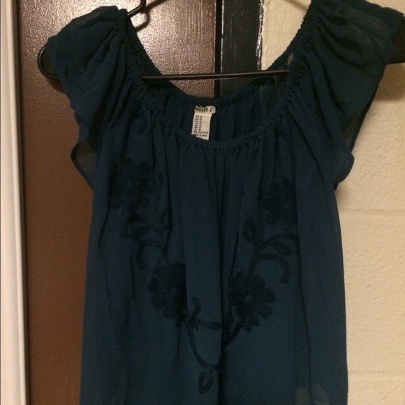 Off the shoulder flowy shirt