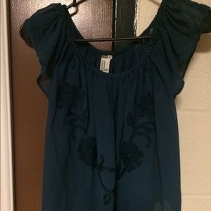 Off the shoulder flowy shirt