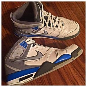 Nike Flight men's size 10. Minor wear