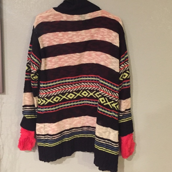 SOLD!!!!! Buckle cardigan - Picture 2 of 3