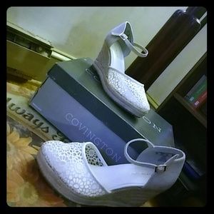 ✨🎄After Christmas Sale🎄✨Ivory Ankle Strap Wedges