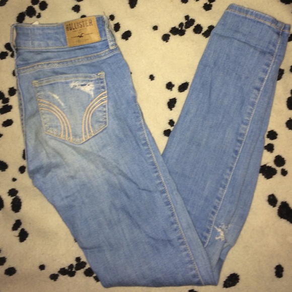 Light wash Hollister skinny jeans