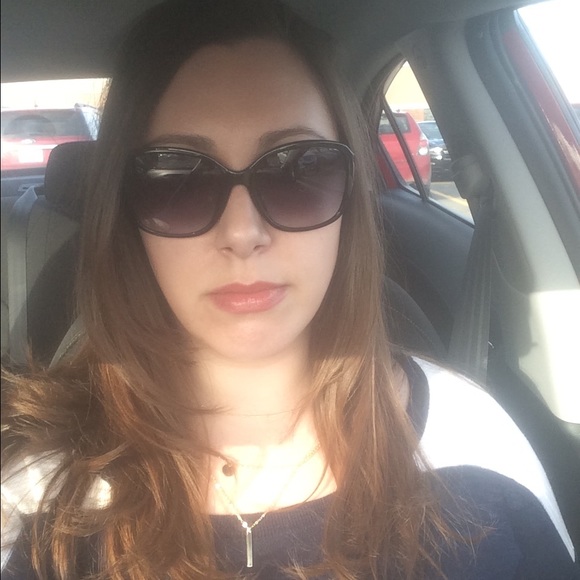 Meet your Posher, Sandra - Picture 2 of 2