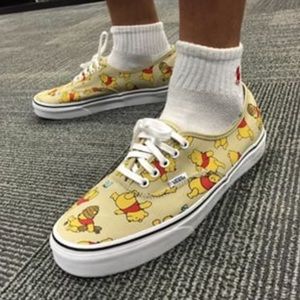 Adorable limited edition pooh vans⭐️🌠