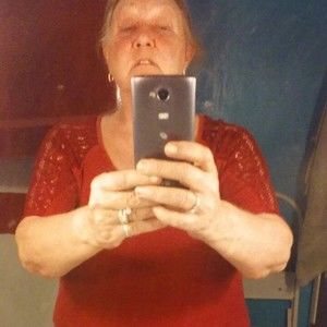 Meet your Posher, Carrie