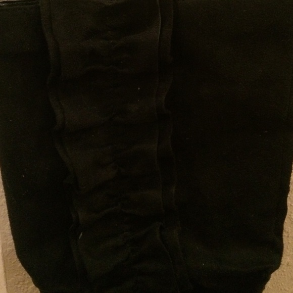 Ruffle boots - Picture 3 of 3