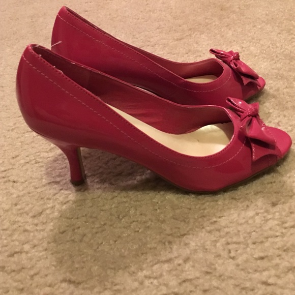 Heels - Picture 2 of 4