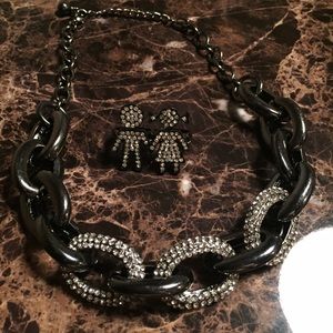 Choker necklace & two finger ring