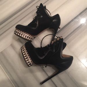 Nicholas Kirkwood bootie heels 37