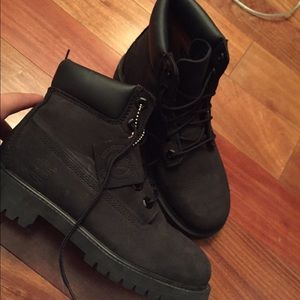 Black timberland Boots