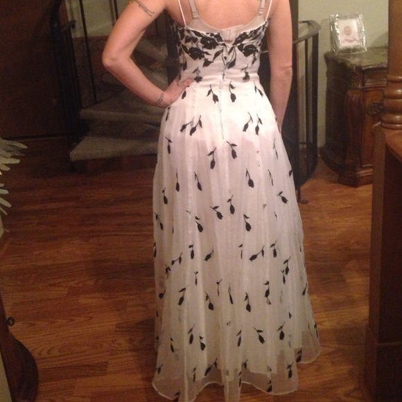 Dress - Picture 2 of 2