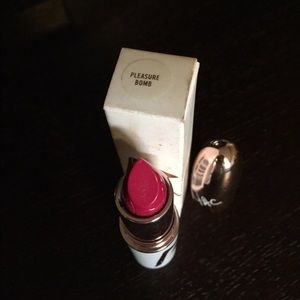 Limited Edition Pleasure Bomb from MAC RIRI.