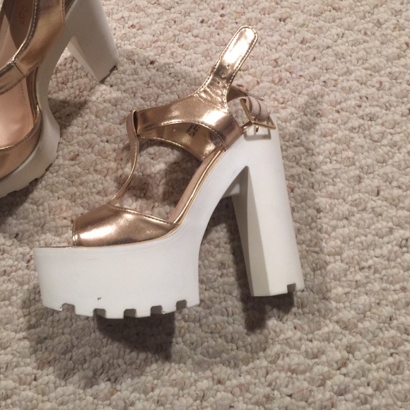 Heels - Picture 3 of 4