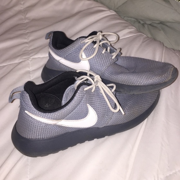 Nike roshes