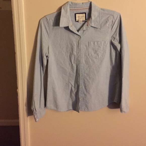 Light denim top