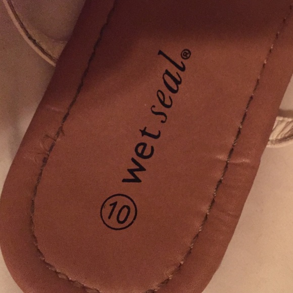 Sandals - Picture 4 of 4