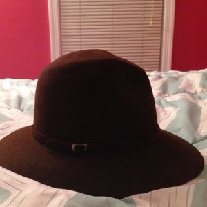 Vintage brown hat