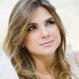 Meet your Posher, Larissa