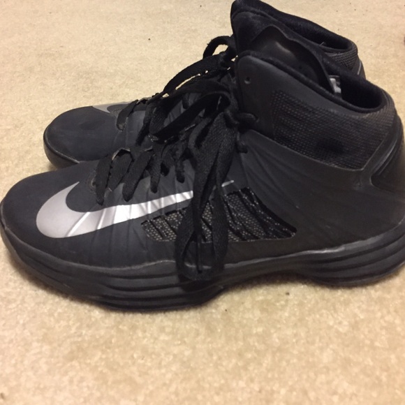 Nike Hyperdunks - Picture 3 of 4