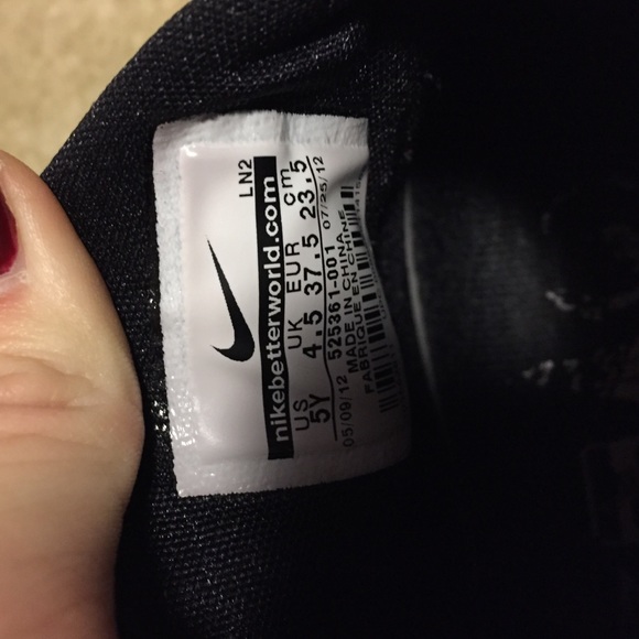 Nike Hyperdunks - Picture 4 of 4