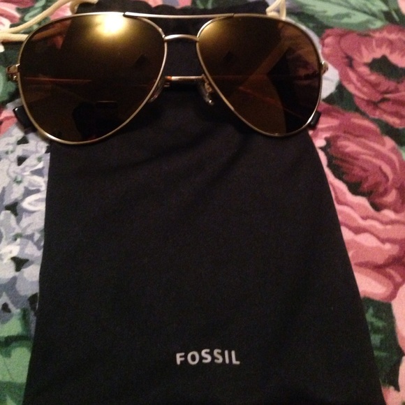 ‼️Final Price‼️ Fossil sunglasses!
