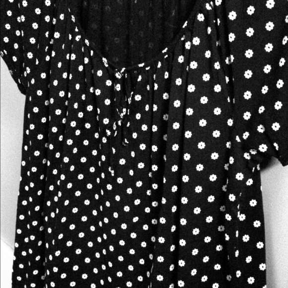 Joe Fresh black & white daisy print shirt