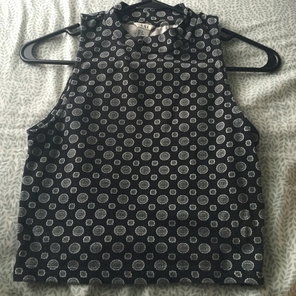 Crop top