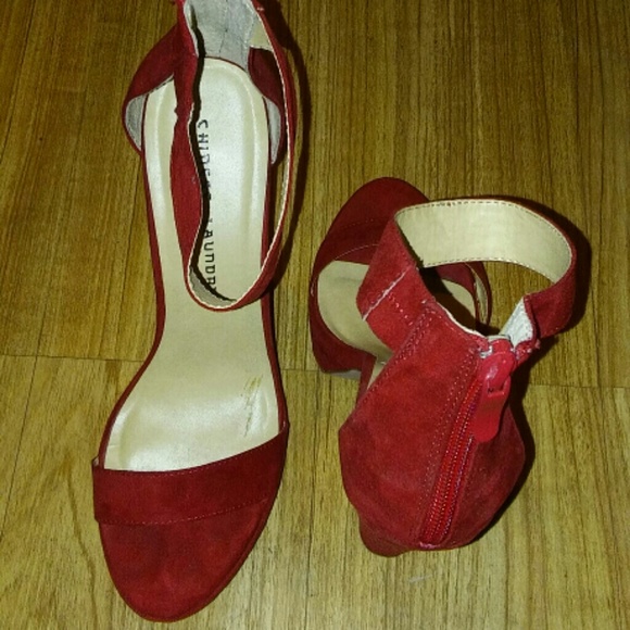 Red platform heels - Picture 2 of 5