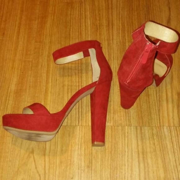 Red platform heels - Picture 4 of 5