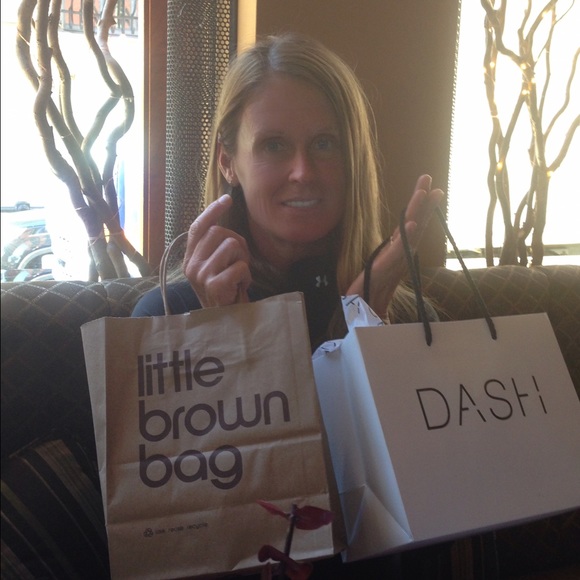 Meet your Posher, Shelly - Picture 2 of 3