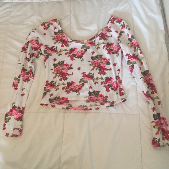 Floral long sleeve crop top
