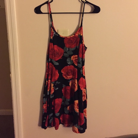 Floral print strapy dress - Picture 1 of 3