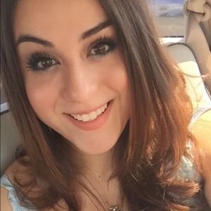 Meet your Posher, Alyssa