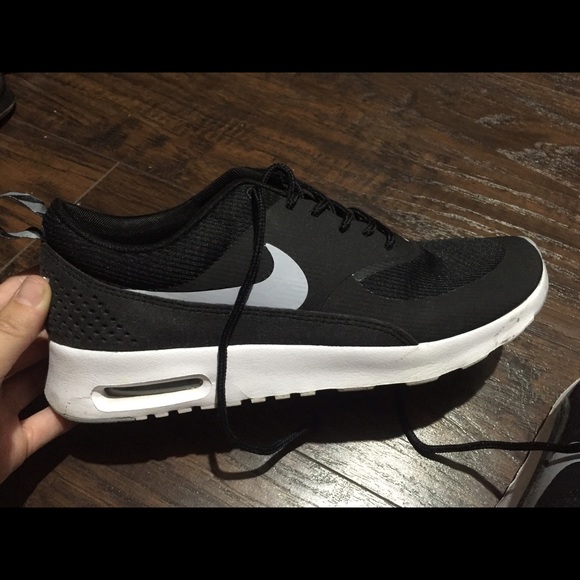 NIKE SHOES