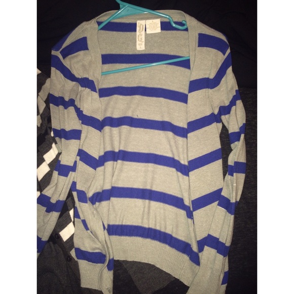 Striped cardigans - Picture 2 of 3
