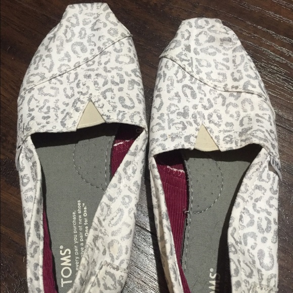 NWOT TOMS