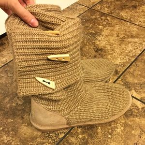 Bear paw knit boots