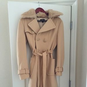 Bebe tan coat w fur trim! Size Large