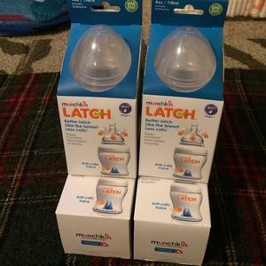 NWOT Munchkin Latch bottles 4 oz