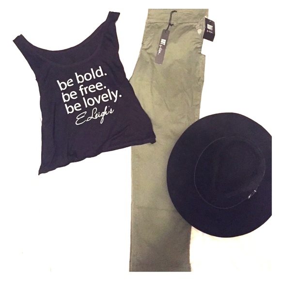 Kut from the Kloth || Olive Capri Pants || NWT