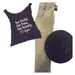 Kut from the Kloth || Olive Capri Pants || NWT