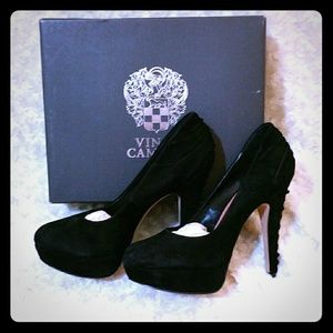 VINCE CAMUTO suede black heel